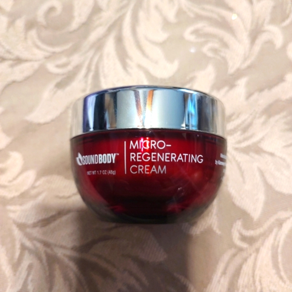 🔸🎀🔸NWOT Soundbody Luxurious  Hydrating Anti-Aging Micro-Regenerating Cream